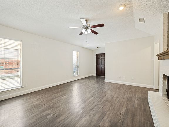 3rd image of 8902 Marilyn Dr