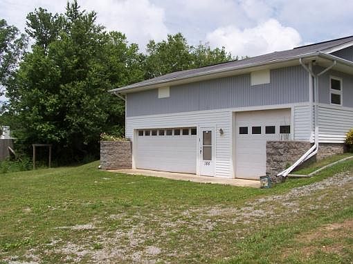 5th image of 186 Sherman Dr