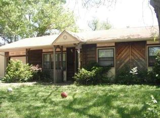 1712 SW Amhurst Rd, Topeka, KS 66604