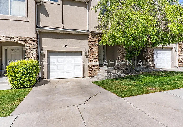 1156 S 1420 E — Photo 2