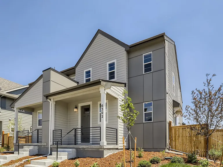 6302 N Fulton St — Photo 2