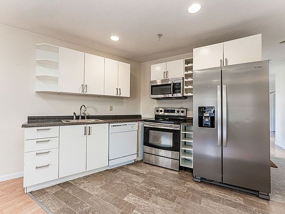 2nd image of 116 3rd St APT 101
