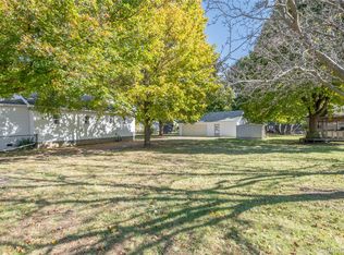 307 Center St, Holly, MI 48442