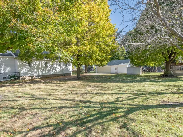 307 Center St, Holly, MI 48442