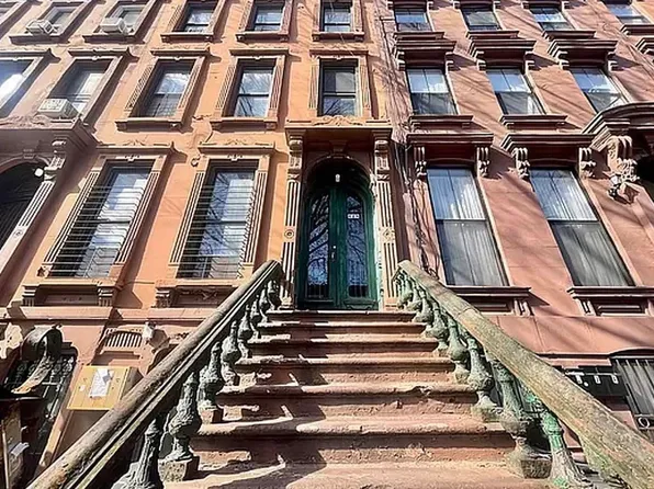 629 Willoughby Avenue image 1 of 7