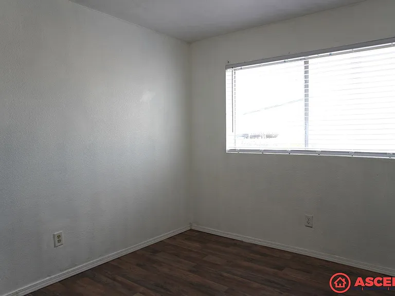 2661 Sunny Lane — Photo 15