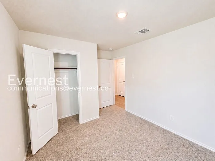 417 Pineywood Trl — Photo 13