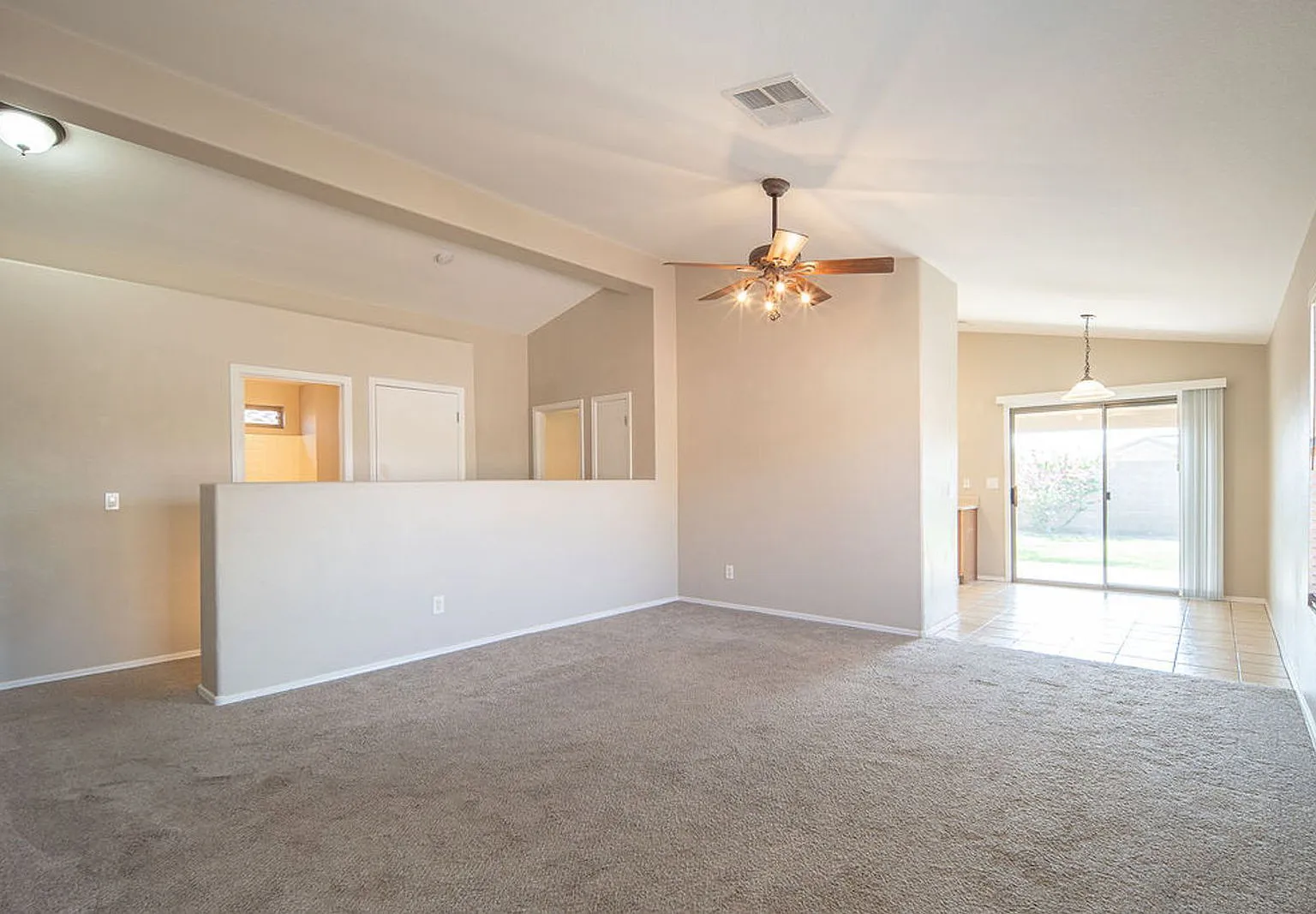 3 bed, 2.0 bath, 1062 sqft, $1,800 — Photo 2