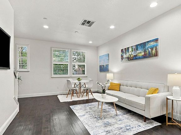 2nd image of 1542 Bleecker St