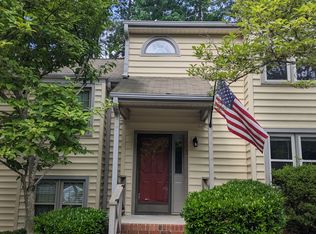 203 Oak Hollow Ct, Raleigh, NC 27613