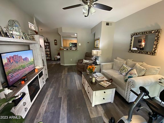 3rd image of 3830 E LAKEWOOD Parkway #1131
