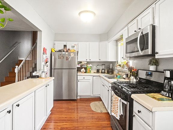 4th image of 1363 Leslie Ln