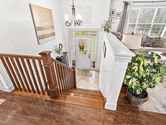 4th image of 40 Pivot Ln
