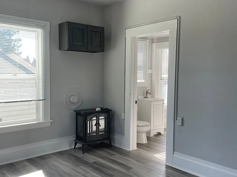 521 Davis St — Photo 3