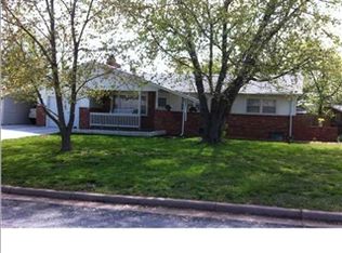 5925 E Danbury St, Wichita, KS 67220