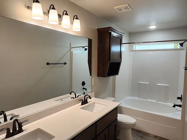 5600 Settlers Ct #B — Photo 15