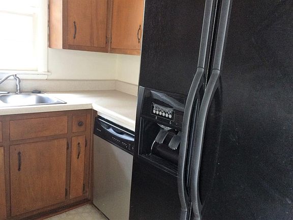 Kitchen - 25 cu ft SxS fridge