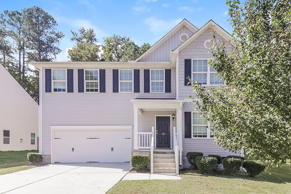 4 bed, 2.5 bath, 2272 sqft, $2,015 — Photo 1