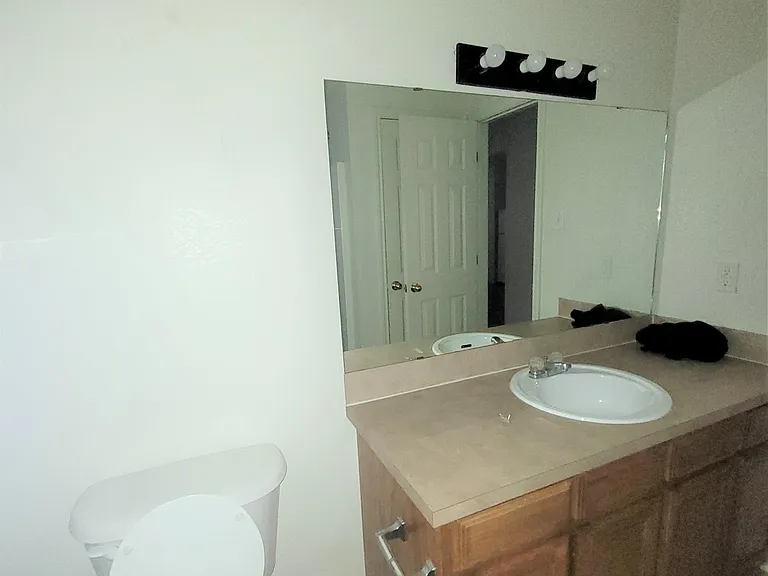 501 Bermuda #D — Photo 11