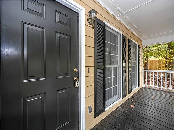 3rd image of 77 Loxley Ct