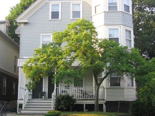 132 S Angell St APT 3, Providence, RI 02906