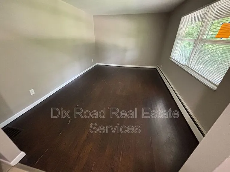 7914 Woody Hollow Dr — Photo 6