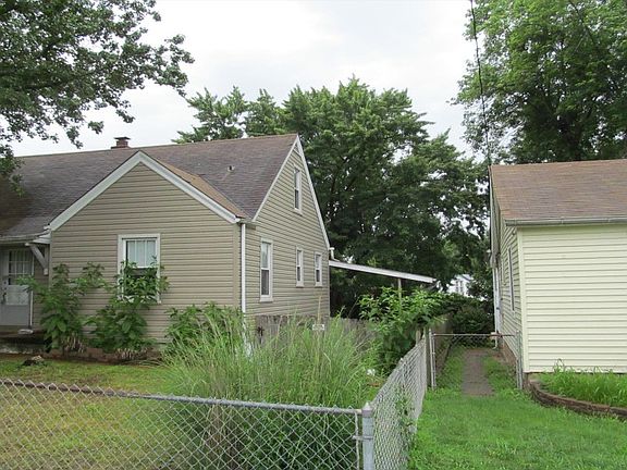 3rd image of 404 W Holden Ave