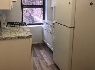 37 Clinton Ave APT 1E, Rockville Centre, NY 11570