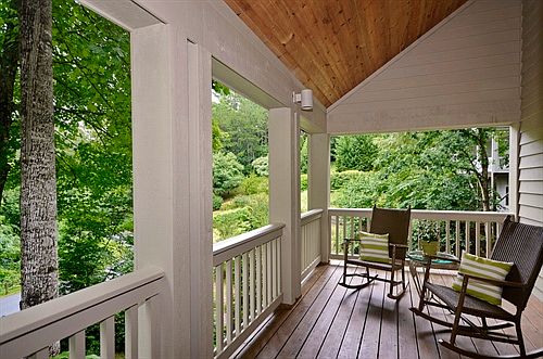 
        04frontporch_DSC0010_resi
