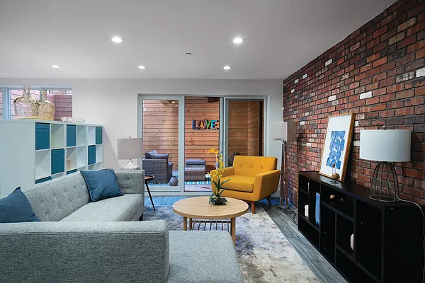 Sold by The InHouse Group | media 11