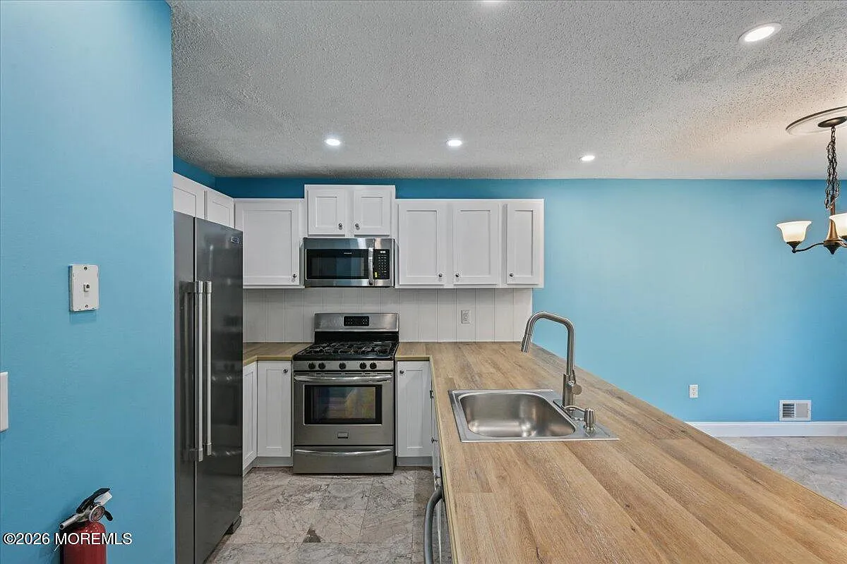2 bed, 1.5 bath, 1296 sqft, $2,450 — Photo 4