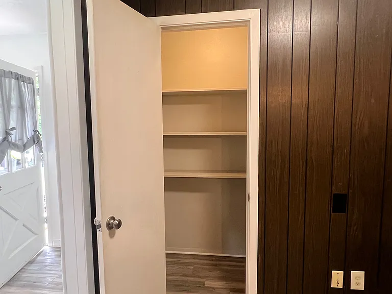 5048 Inwood Dr — Photo 4