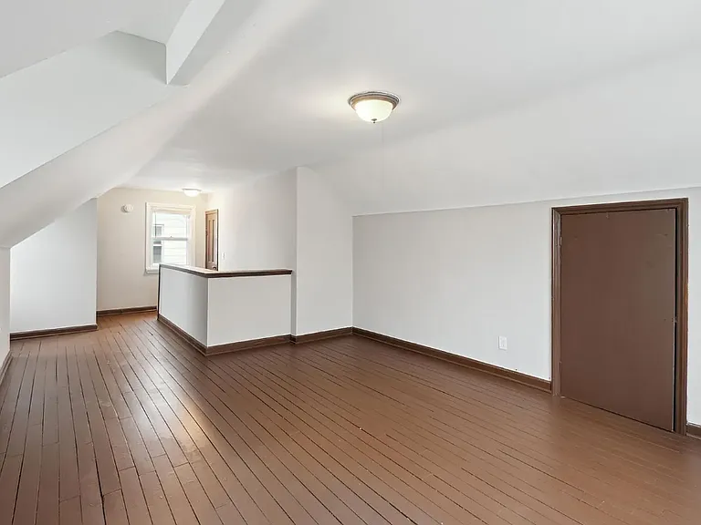 21210 Kenyon Dr — Photo 3