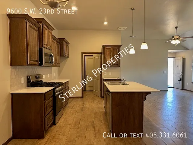 9600 SW 23rd St — Photo 8