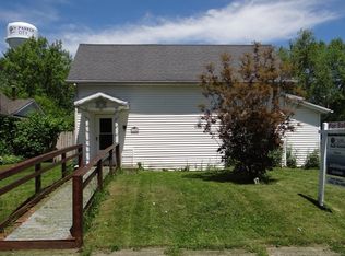 328 E Washington St, Parker City, IN 47368