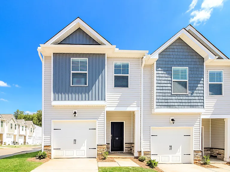 10 Oak Rose Dr — Photo 1