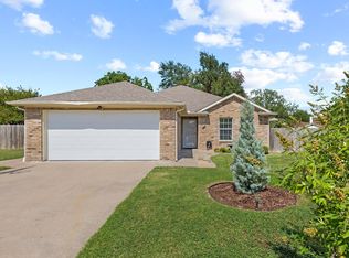 106 Westwood Ct, Bonham, TX 75418