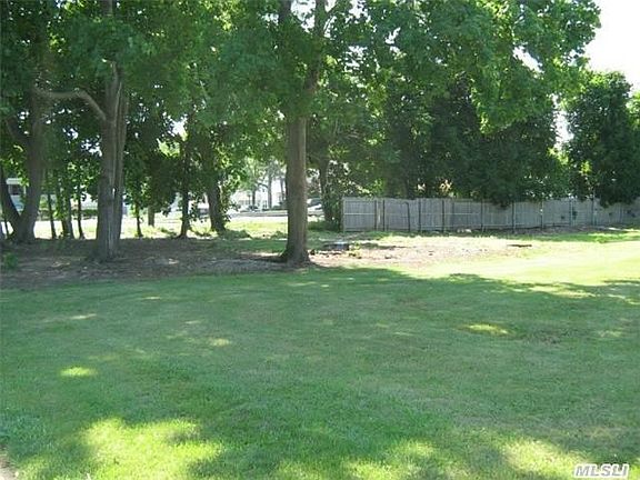 2nd image of 2 Stiles Dr