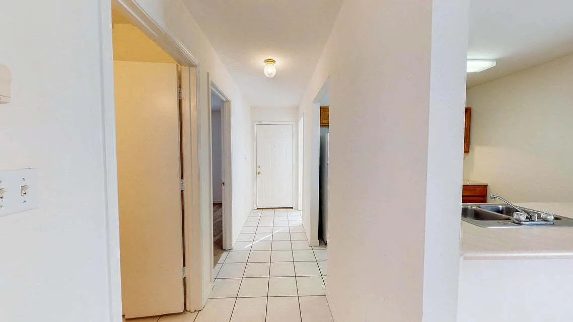2 bed, 2.0 bath, 960 sqft, $1,300 — Photo 3