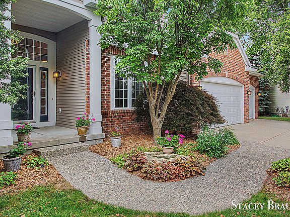 3rd image of 5420 Clemwood Ct SE