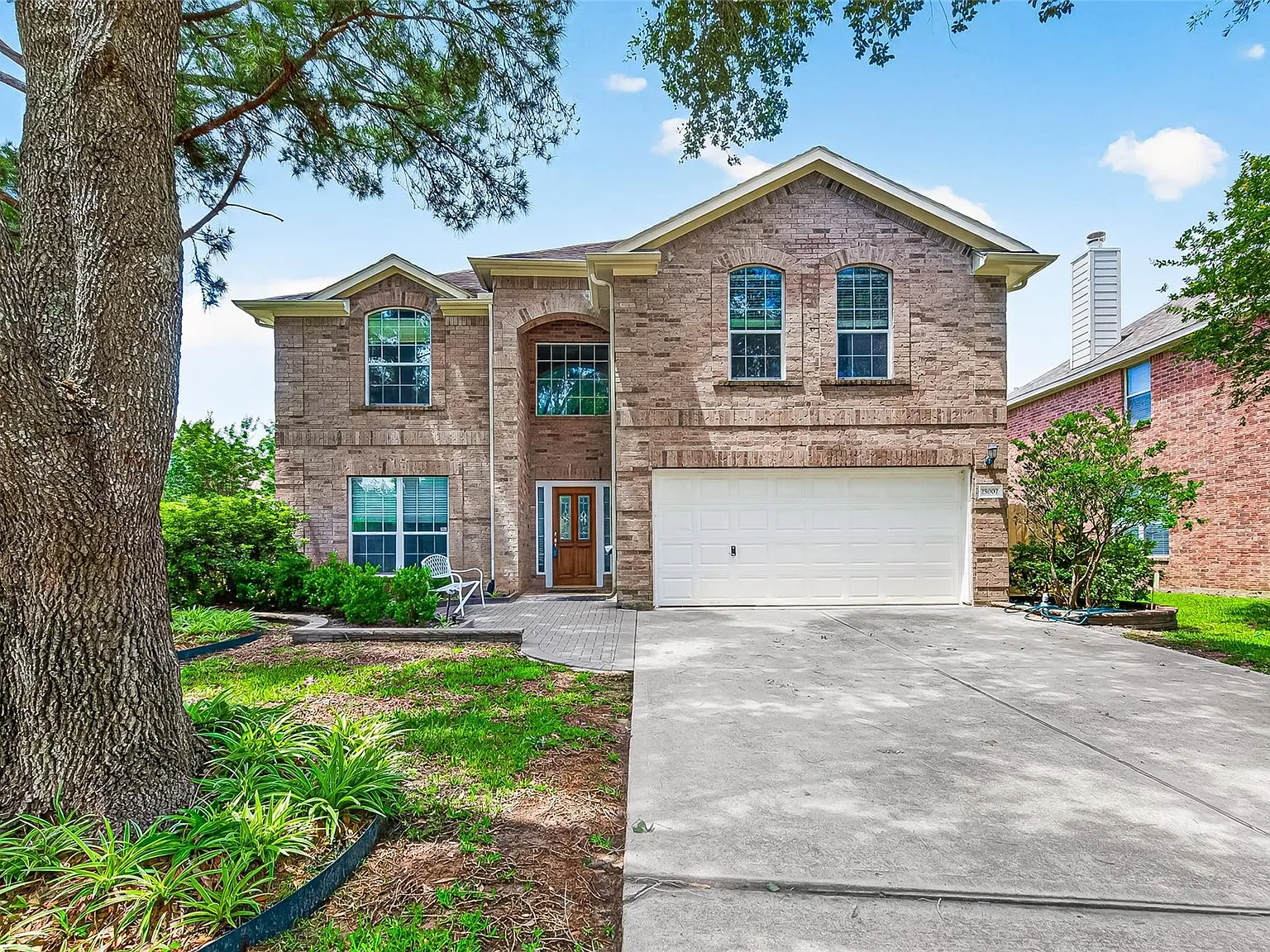 4 bed, 2.5 bath, 2756 sqft, $3,250 — Photo 3