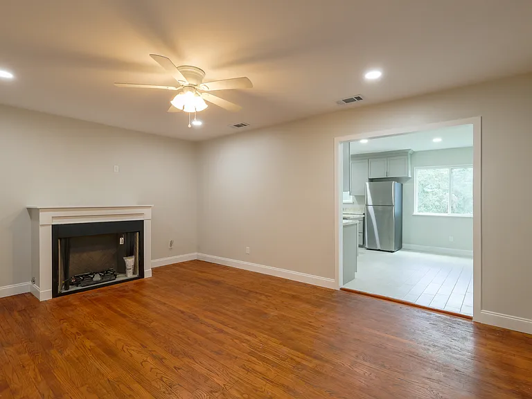 2114 Harlandale Ave — Photo 16