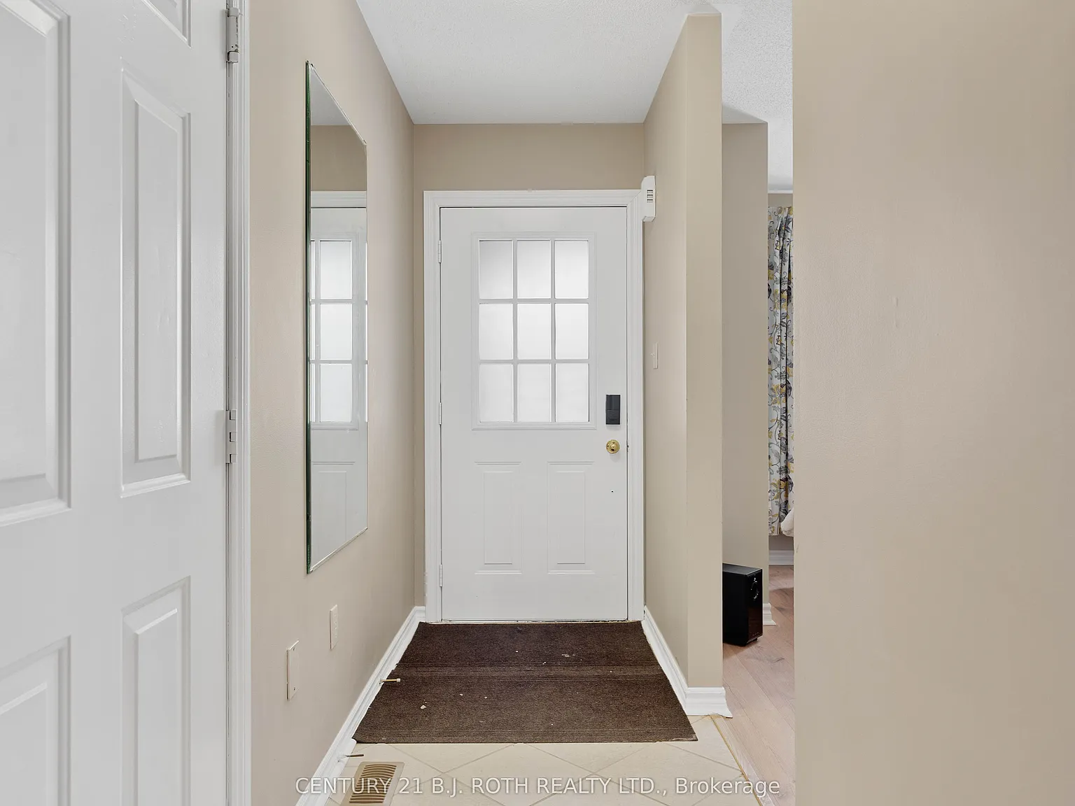 3 bed, $2,700 — Photo 2