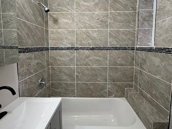 3rd image of 855-857 S 16th St #1D