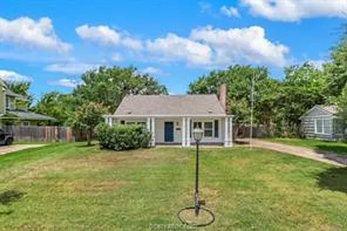 305 Francis Dr Photo 1