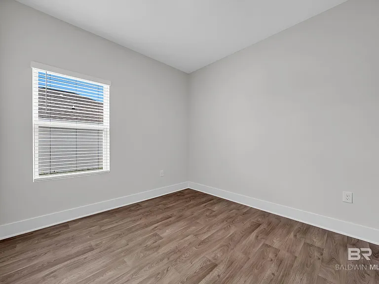 8984 Chabo Cir — Photo 12