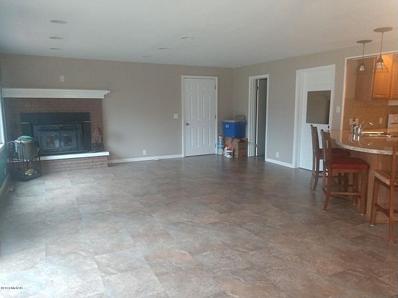 5th image of 13940 Trout St