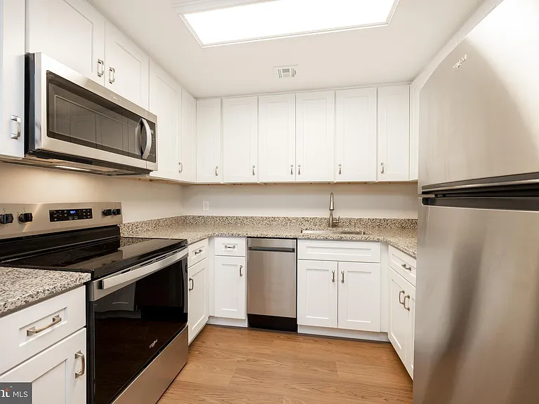 3183 Main St #2 — Photo 5