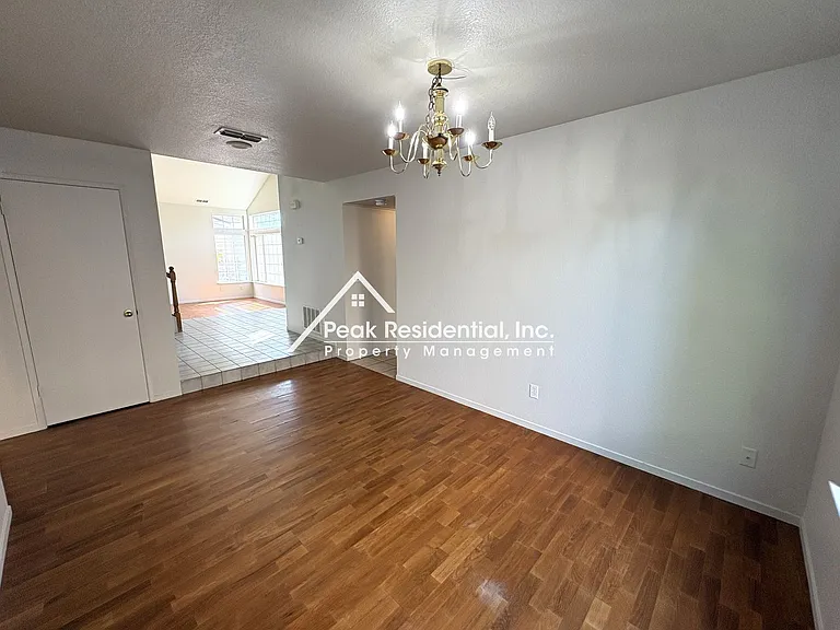 5621 Summit Dr — Photo 7