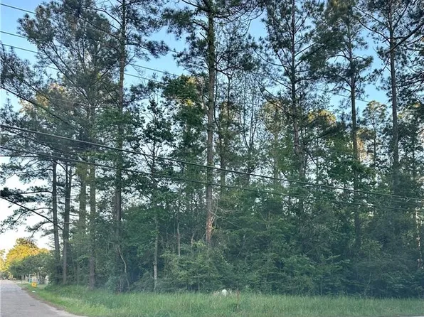 N Pontchartrain Dr, Lacombe, LA 70445